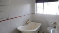 Bathroom 1 - 4 square meters of property in Parkmore