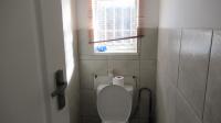 Bathroom 1 - 4 square meters of property in Witpoortjie