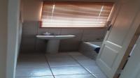 Bathroom 1 - 4 square meters of property in Witpoortjie