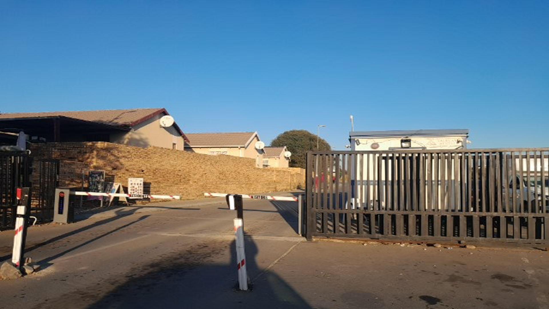 Front View of property in Zandspruit