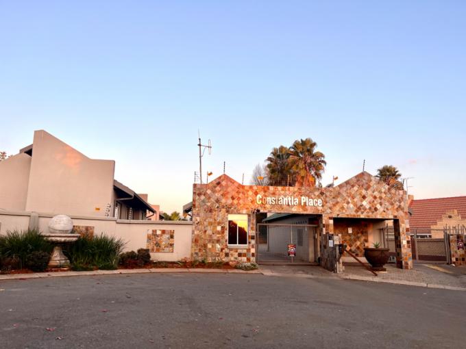 1 Bedroom Apartment for Sale For Sale in Glen Marais - MR574702