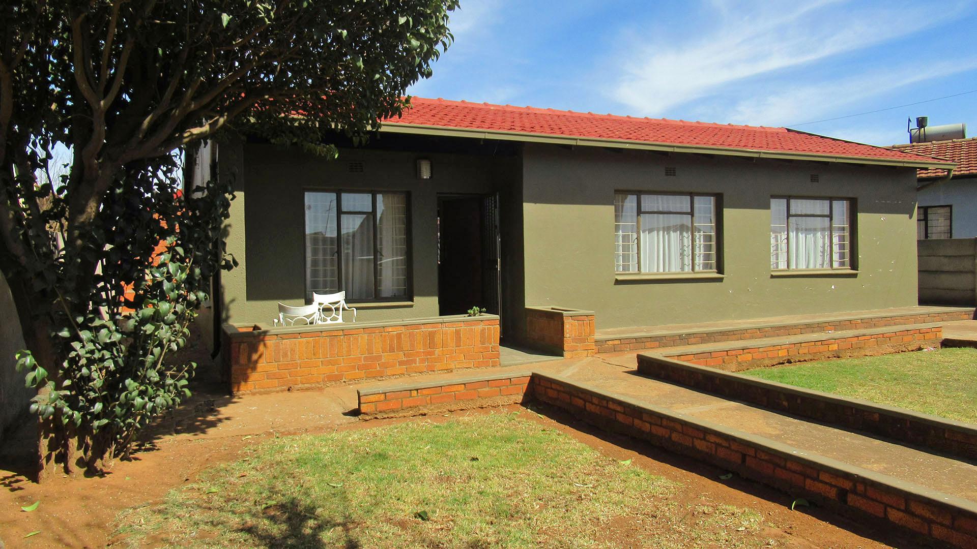 Standard Bank EasySell 3 Bedroom House for Sale in Daveyton
