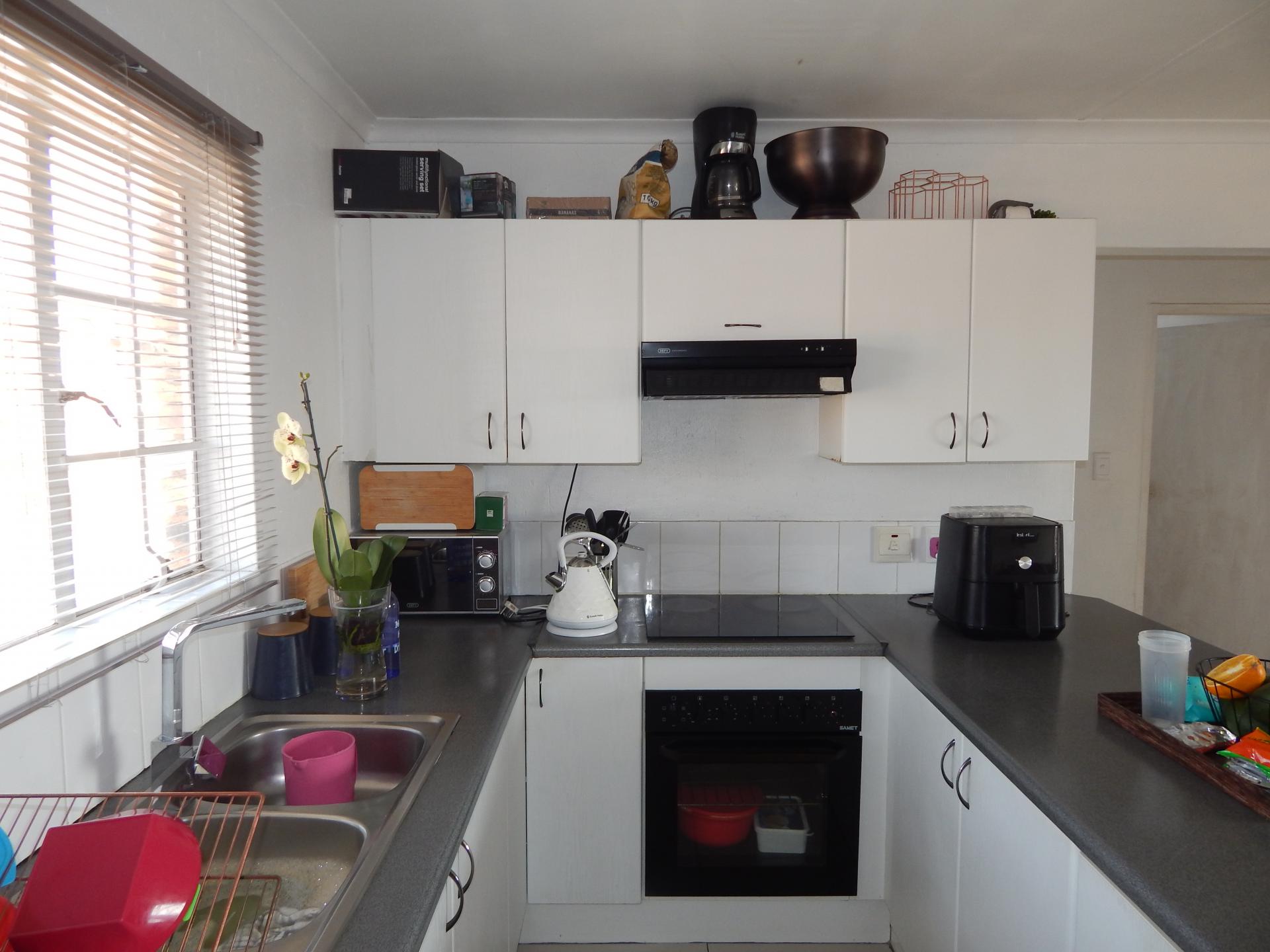  of property in Chloorkop