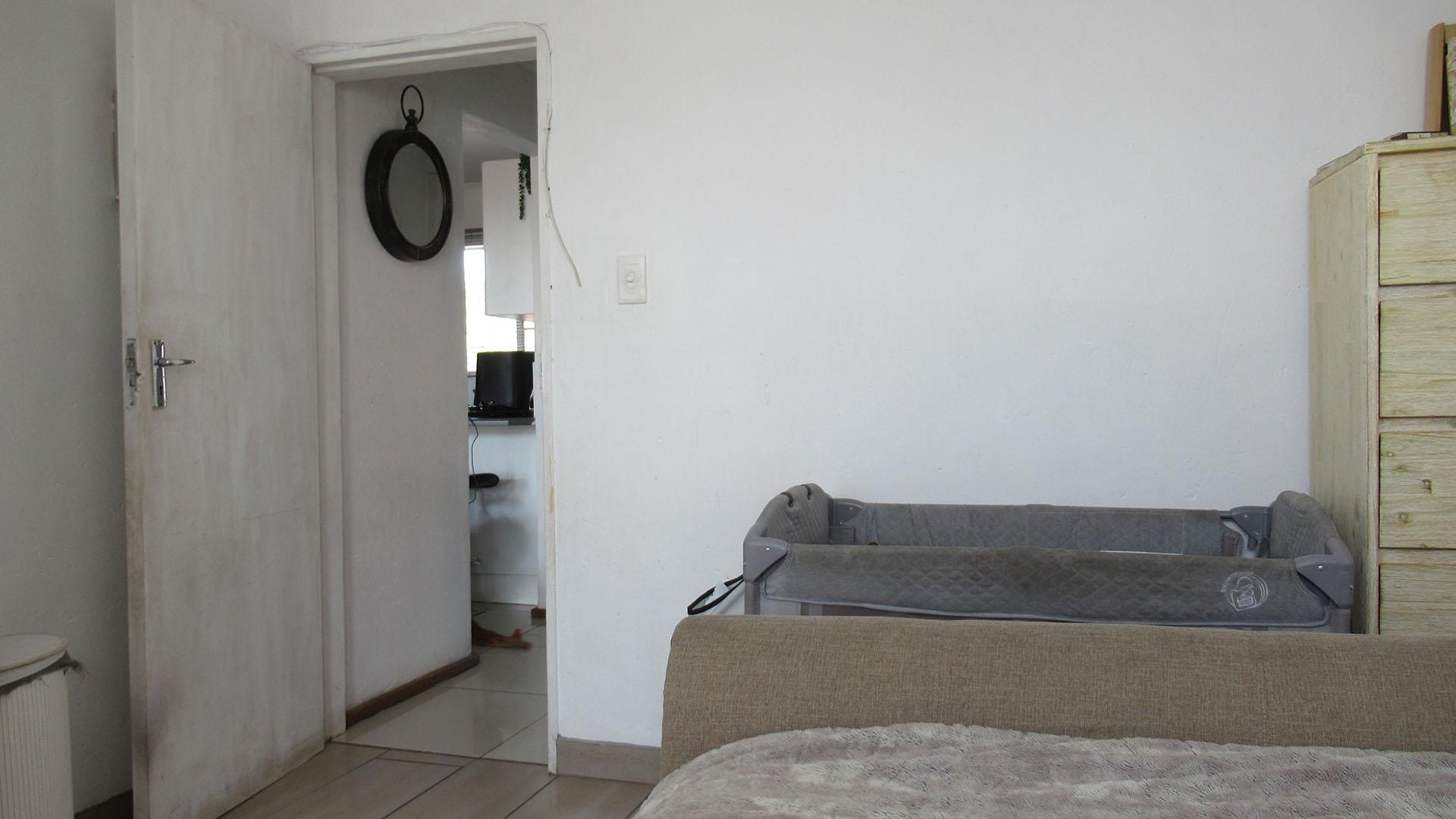 Bed Room 2 - 16 square meters of property in Chloorkop