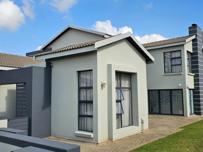 4 Bedroom House to Rent in Midstream Estate Property to re