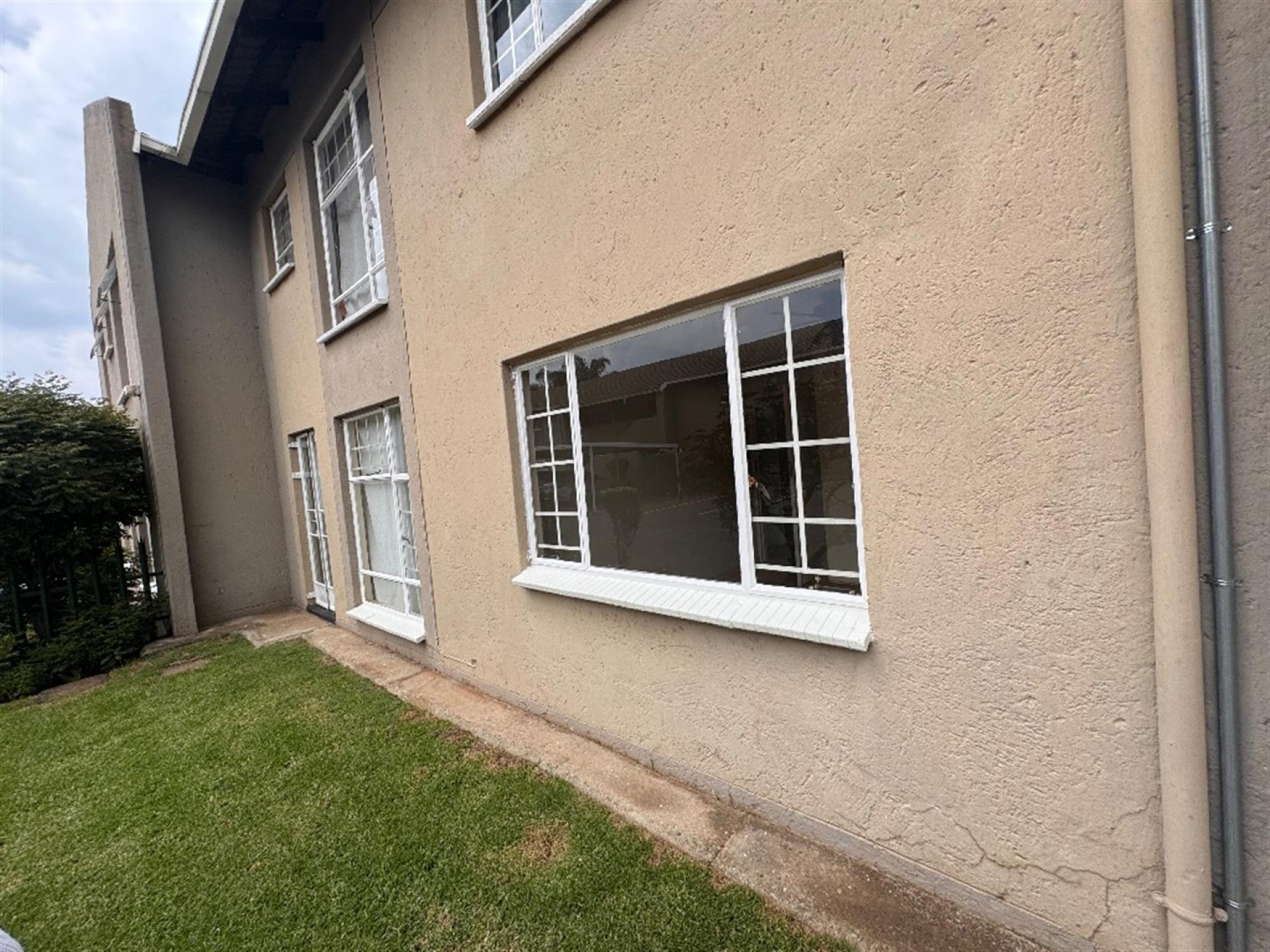 Front View of property in Ravenswood