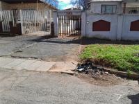 Front View of property in Bezuidenhout Valley