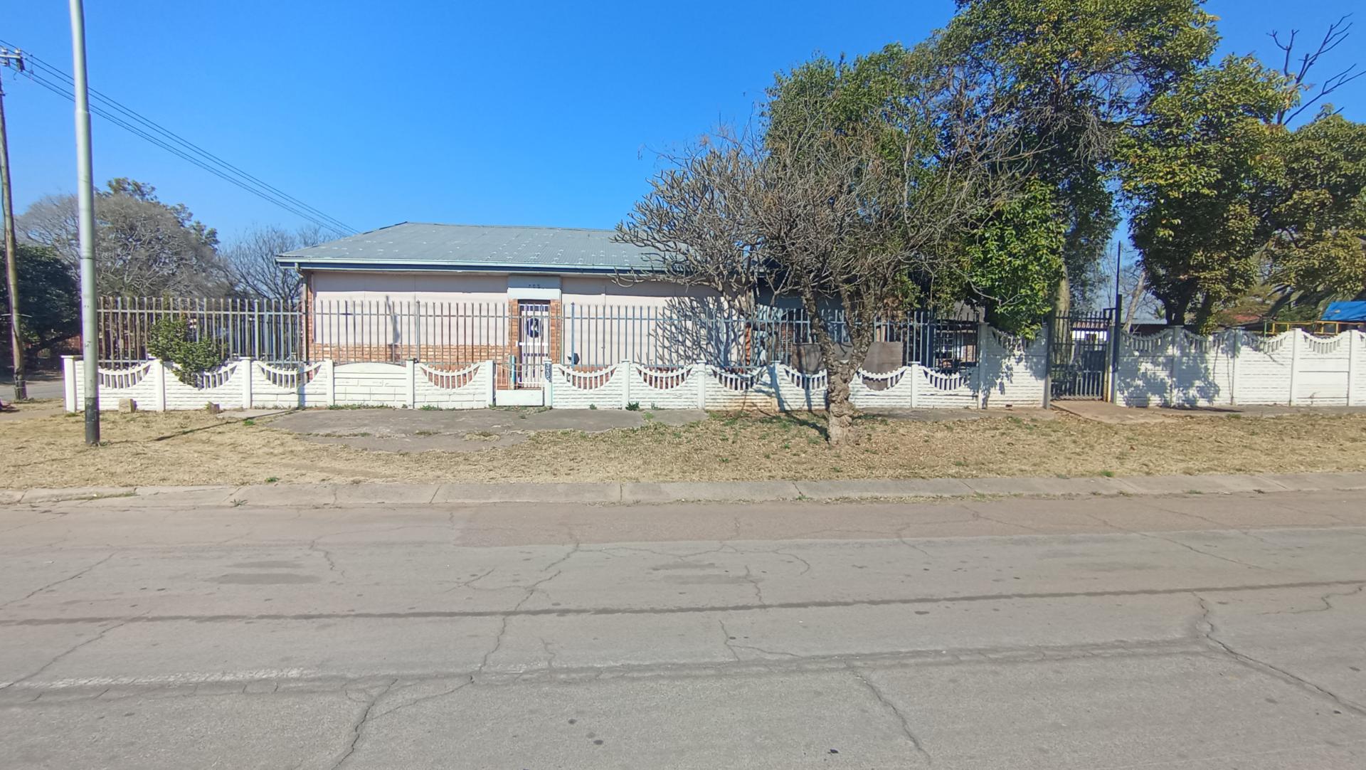 Front View of property in Daspoort