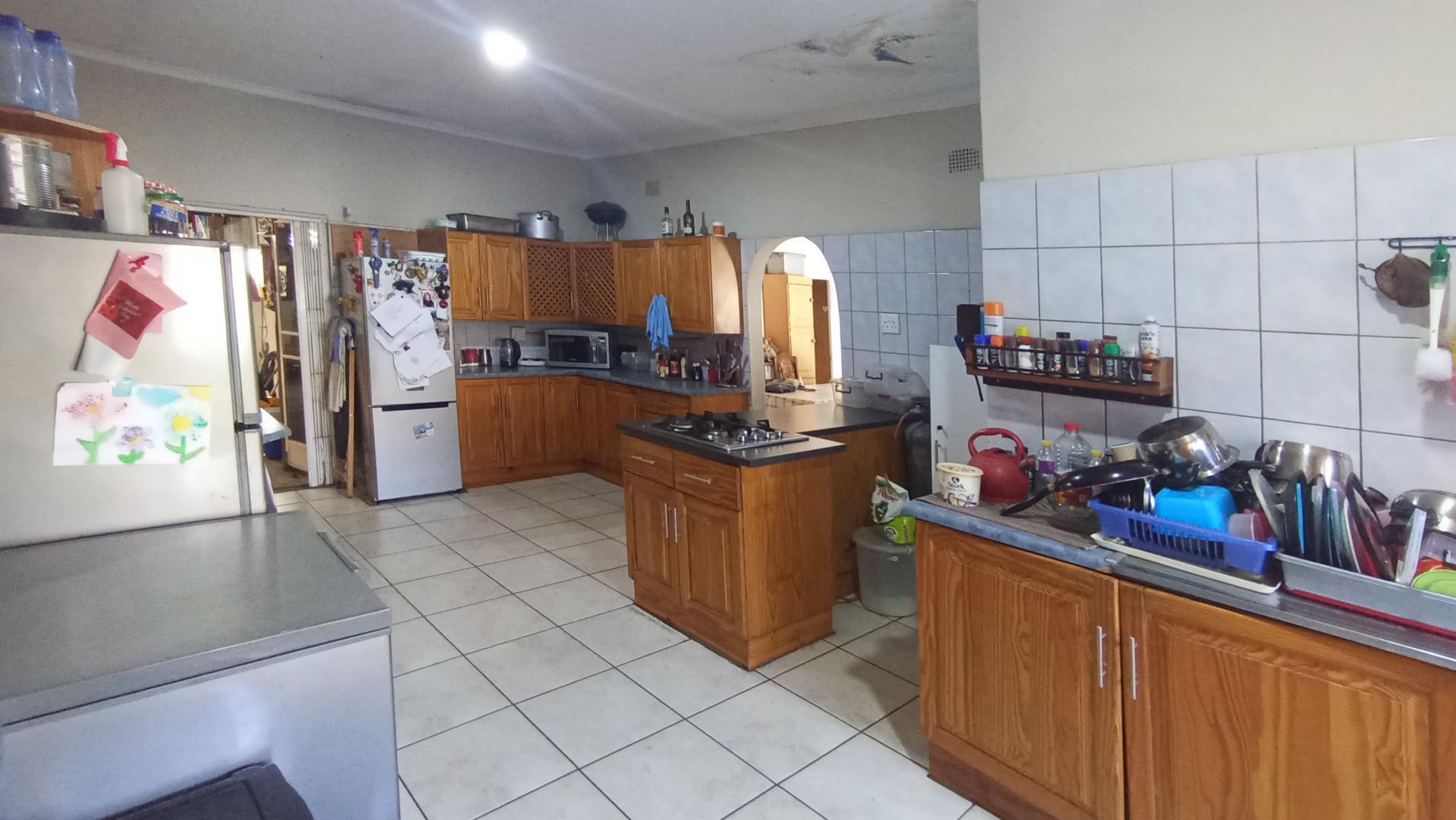 Kitchen - 35 square meters of property in Daspoort