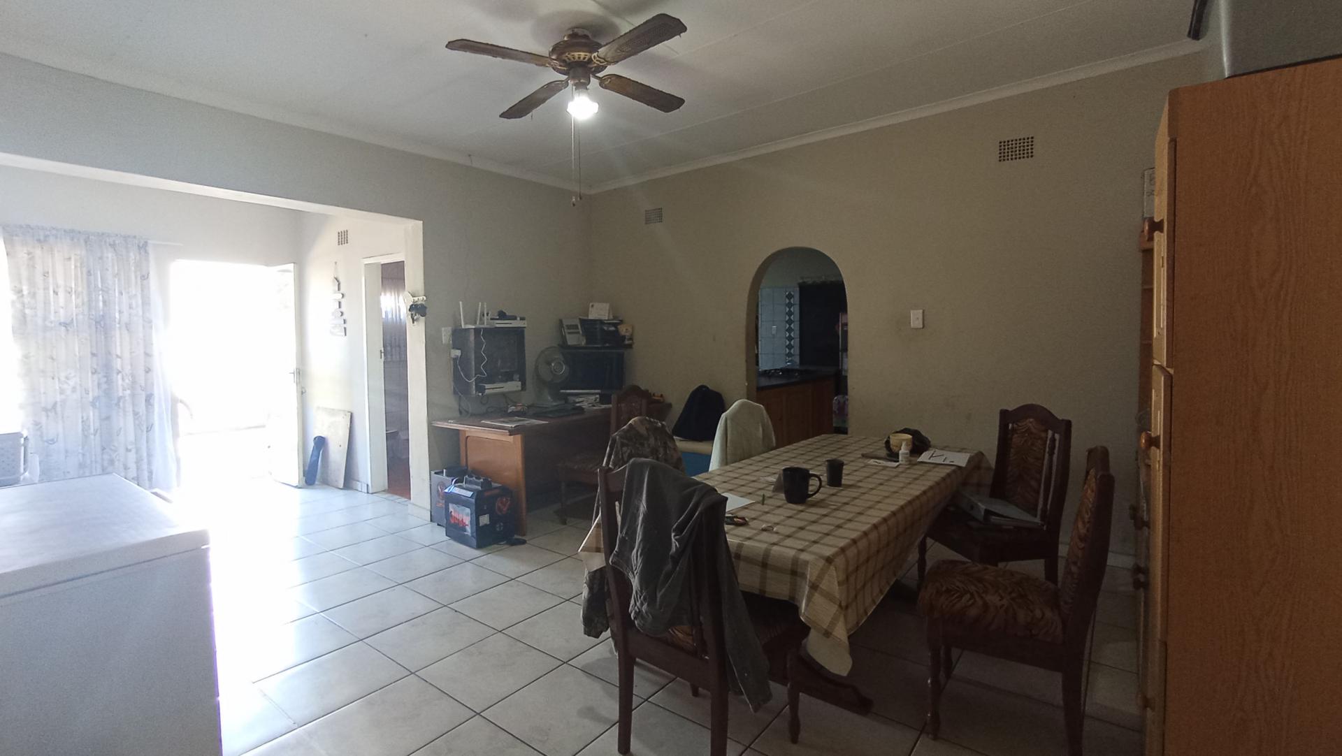 Dining Room - 31 square meters of property in Daspoort