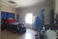 Bed Room 1 - 18 square meters of property in Daspoort