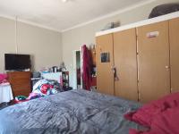 Bed Room 1 - 18 square meters of property in Daspoort