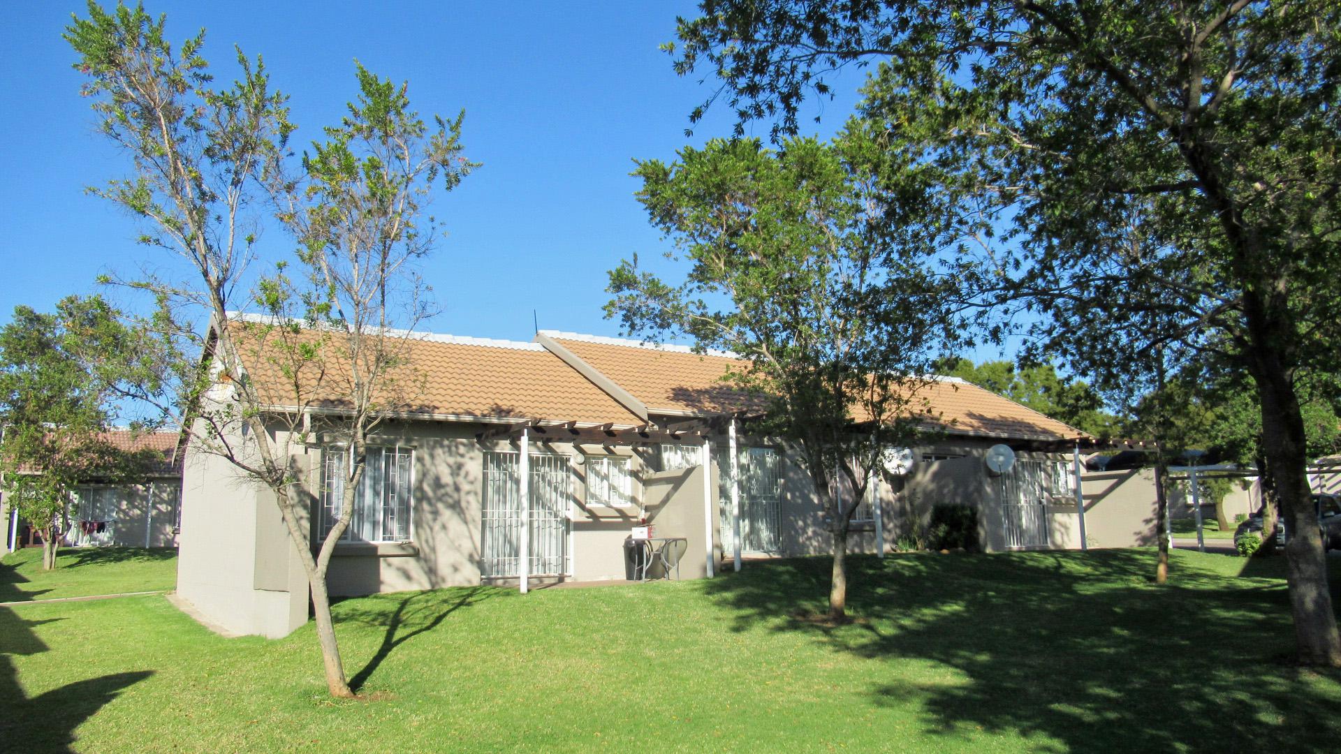 Front View of property in Greenstone Hill