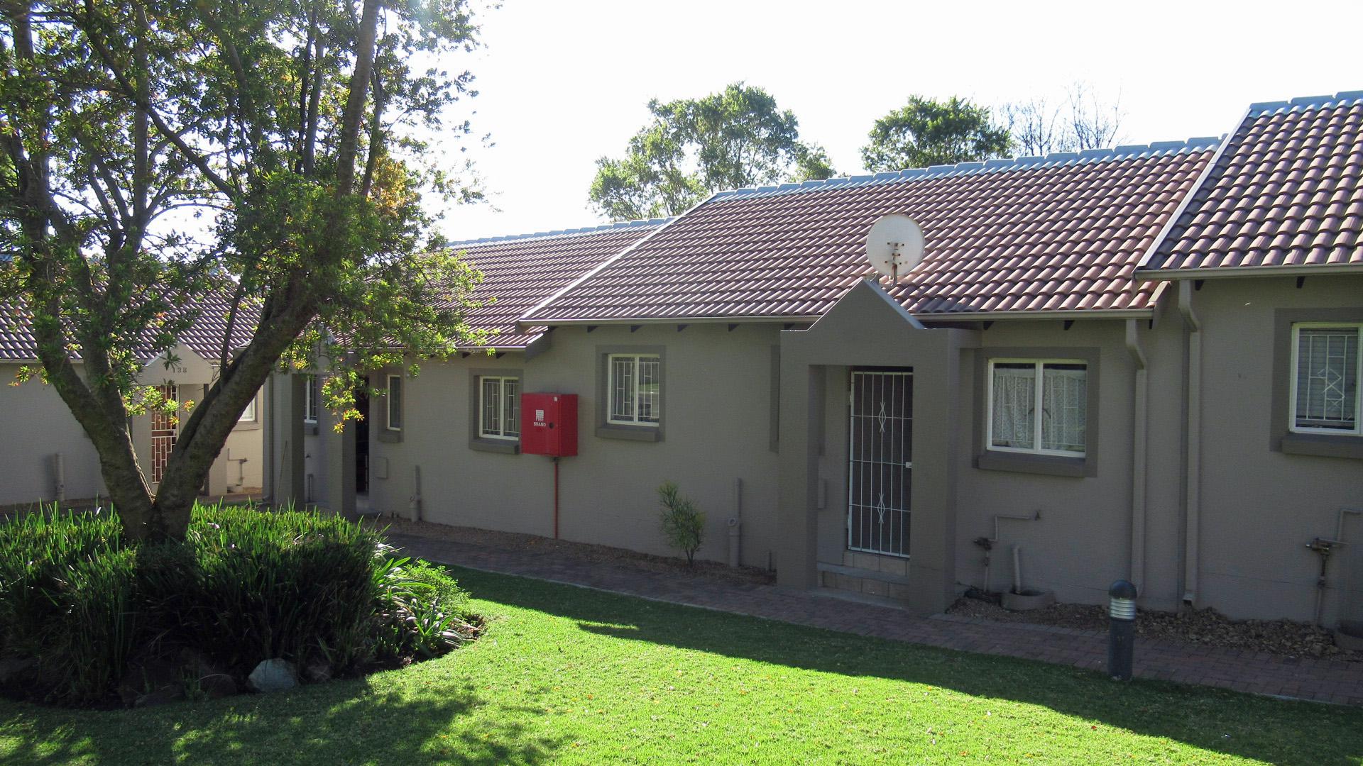 Front View of property in Greenstone Hill