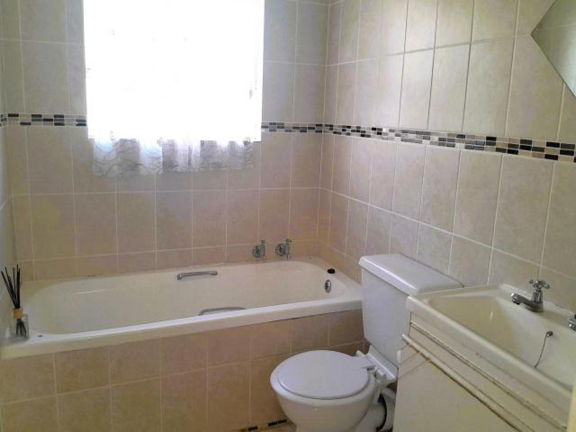 Bathroom 1 of property in Vorna Valley