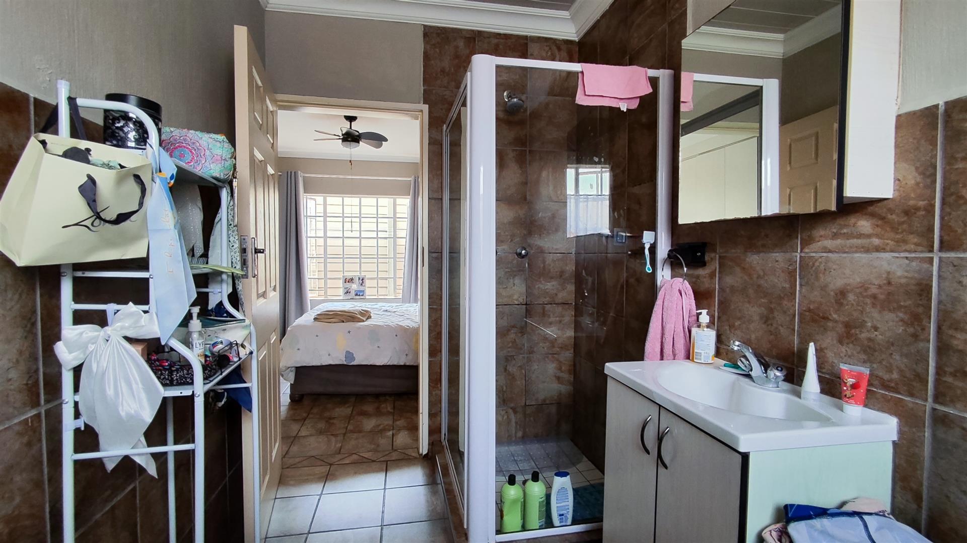 Main Bathroom - 7 square meters of property in Nigel