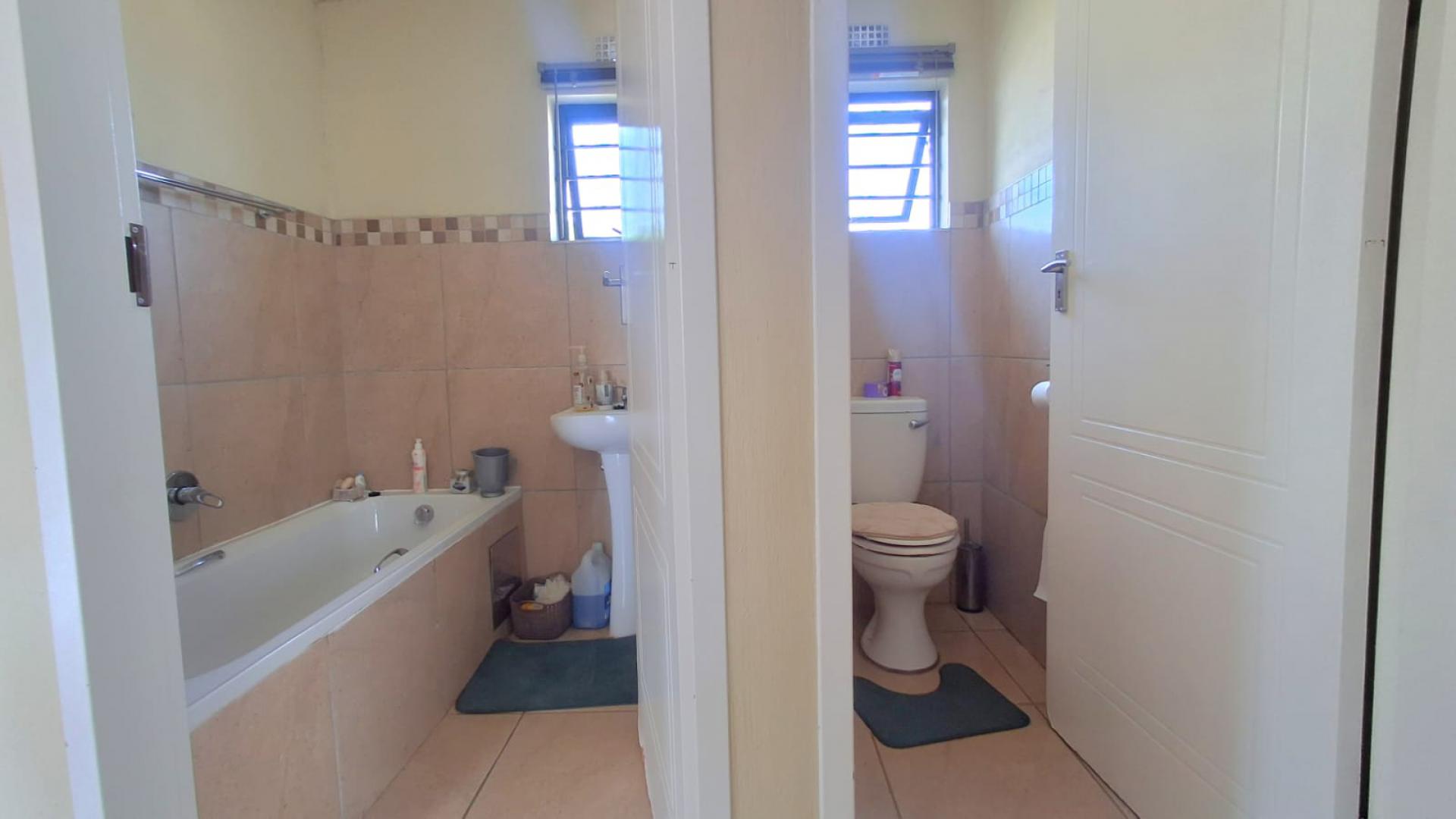 Bathroom 1 of property in Mindalore
