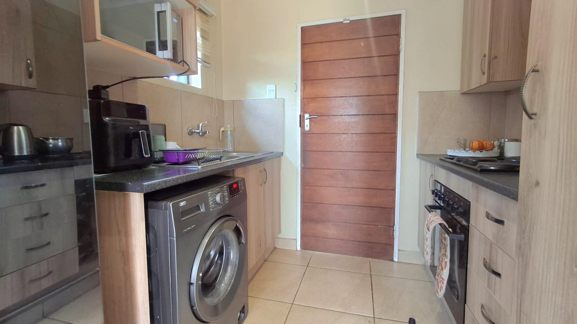 Kitchen of property in Mindalore