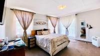 Main Bedroom - 24 square meters of property in Hazeldene