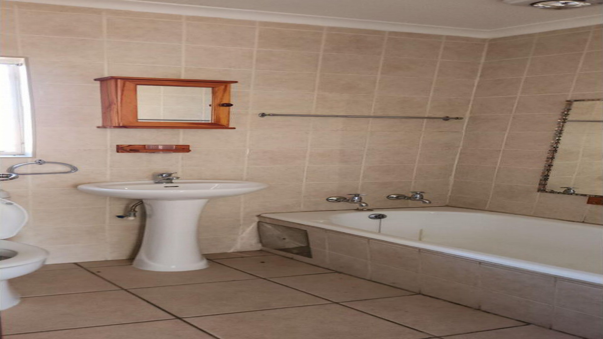 Bathroom 2 of property in Secunda