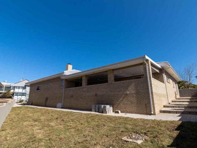 4 Bedroom House for Sale For Sale in Mossel Bay - MR575558
