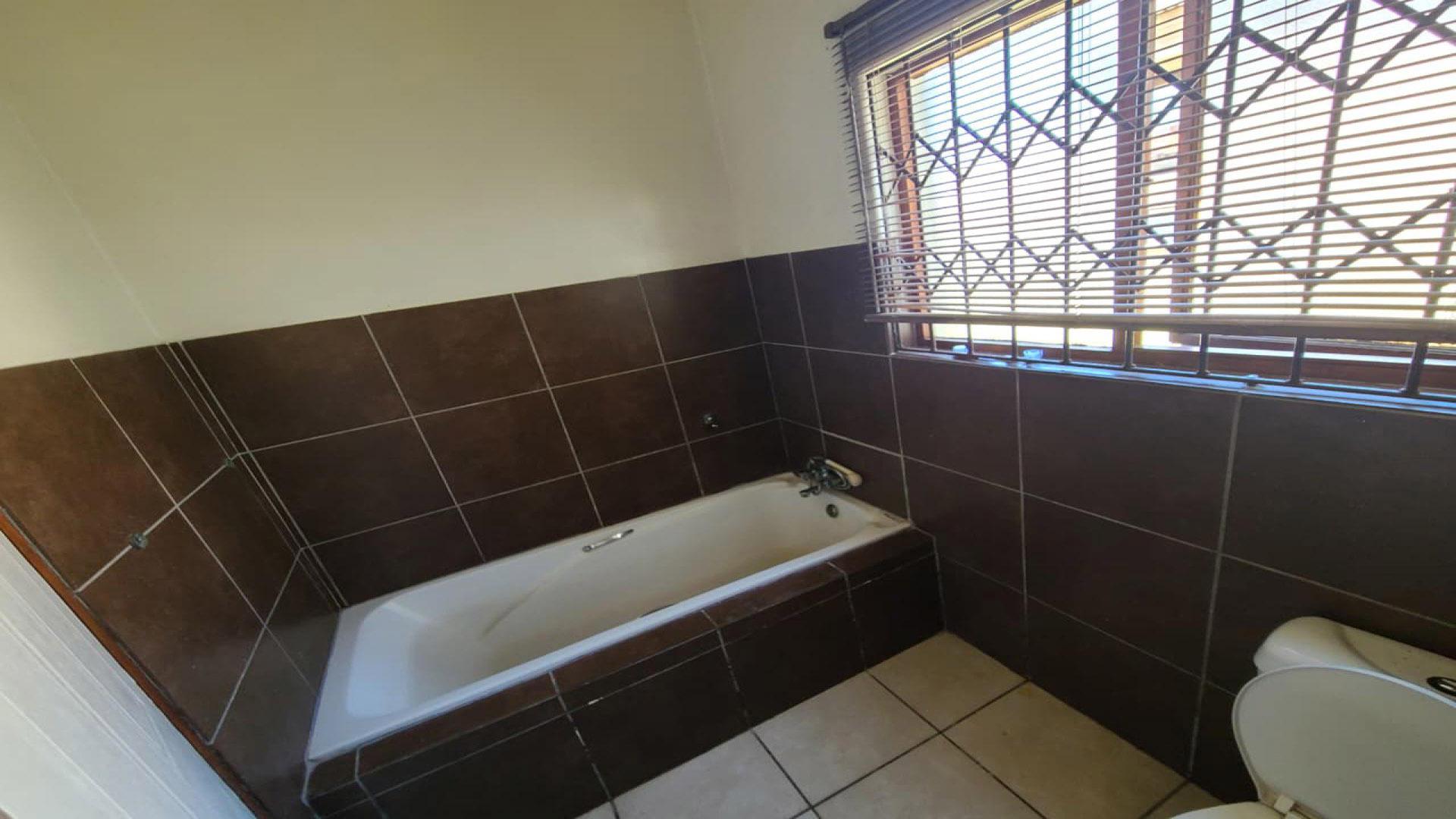 Bathroom 1 of property in Tasbetpark