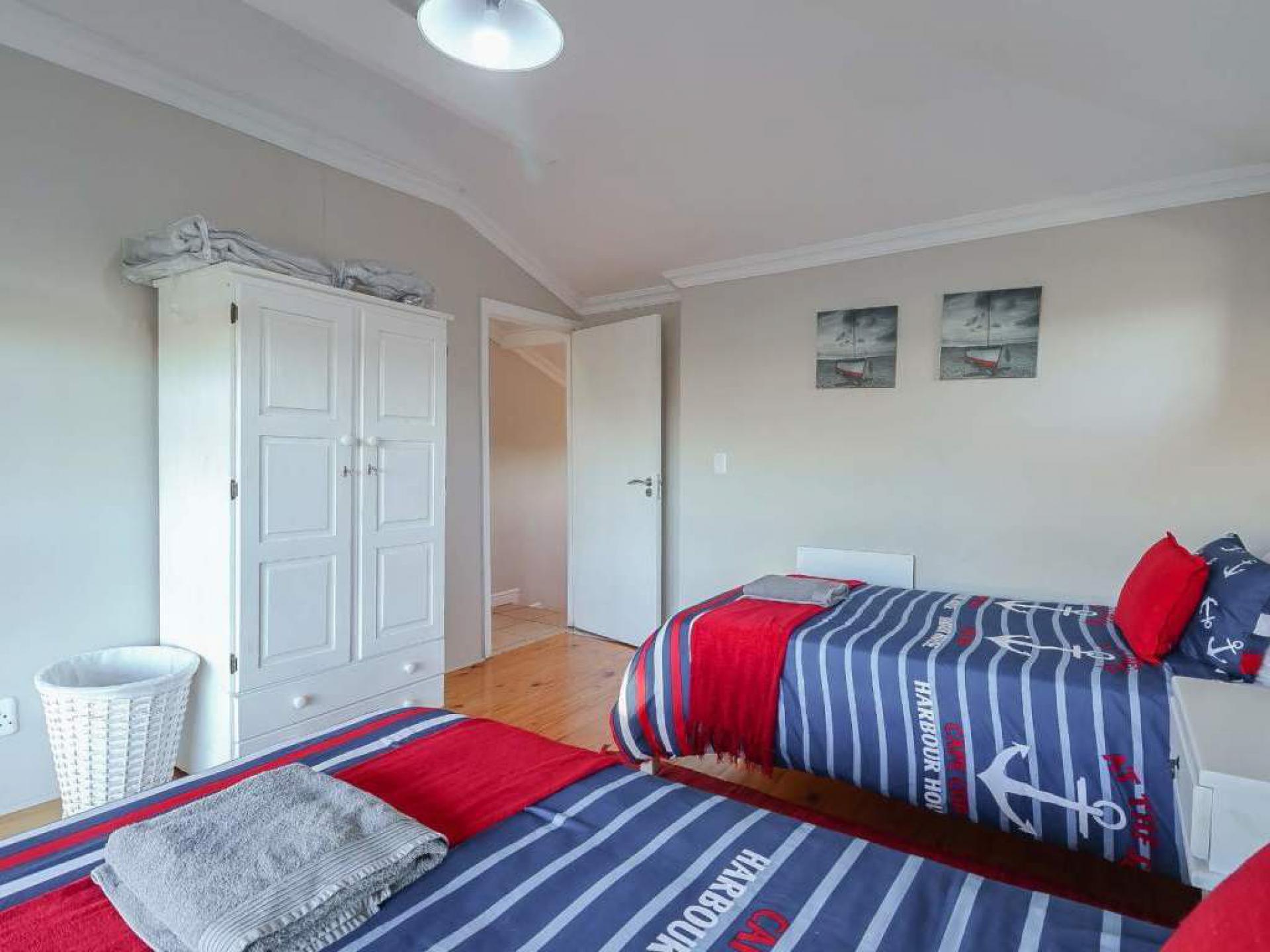 4 Bedroom House for Sale For Sale in Hartenbos MR575934