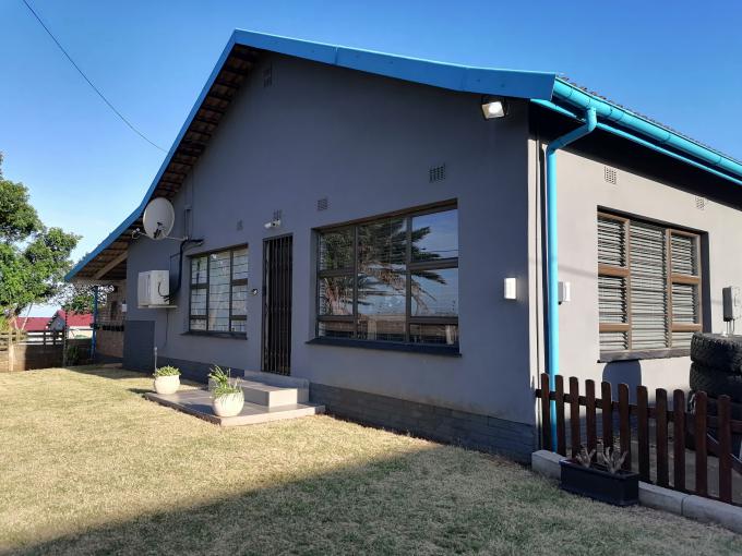 4 Bedroom House for Sale For Sale in Hibberdene - MR576014