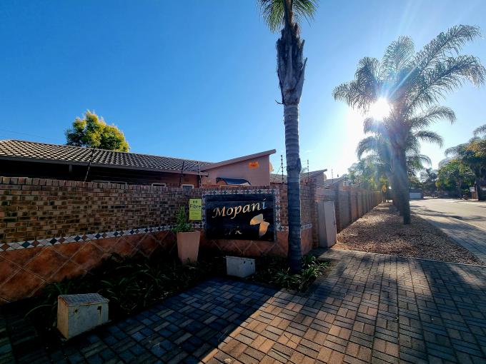 2 Bedroom Sectional Title for Sale For Sale in Bendor - MR576038