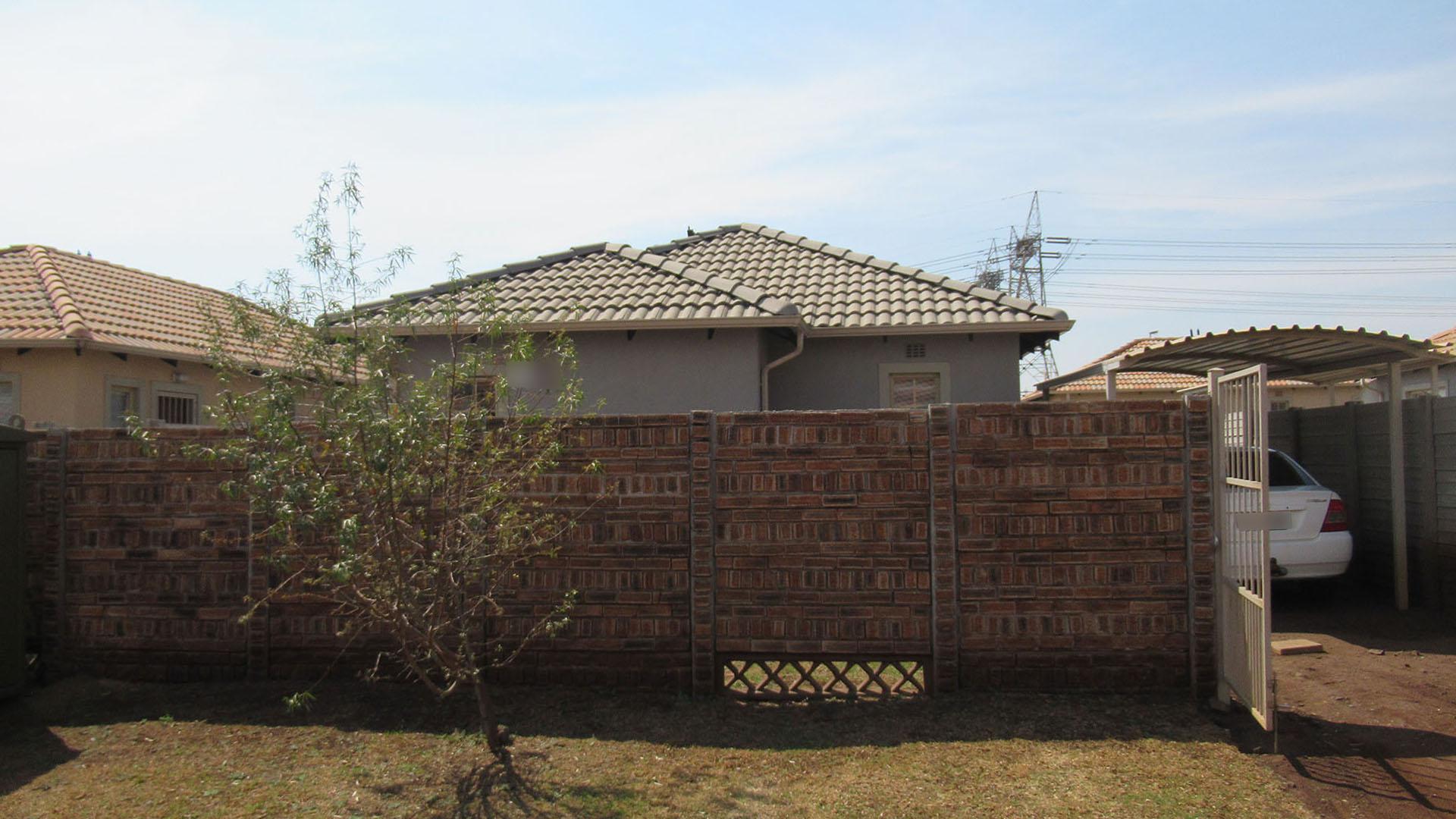 Front View of property in Sky City