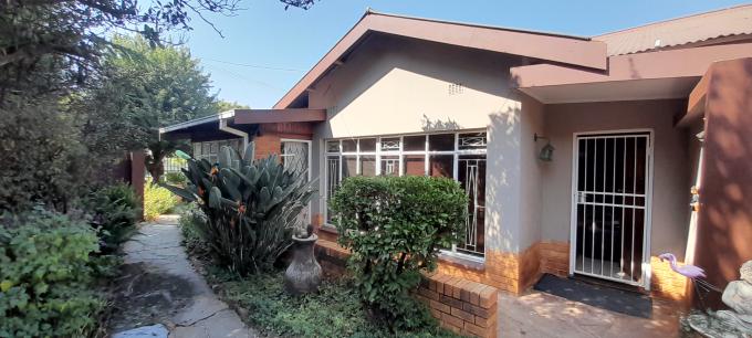 4 Bedroom House for Sale For Sale in Rietfontein - MR576132