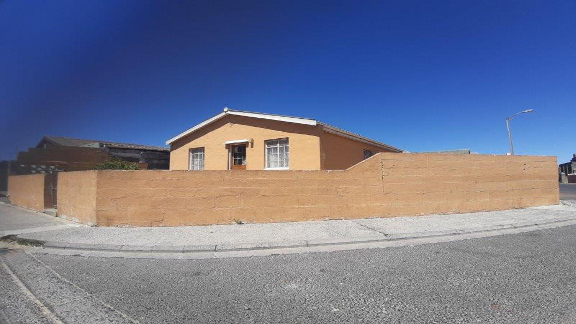 Front View of property in Mitchells Plain