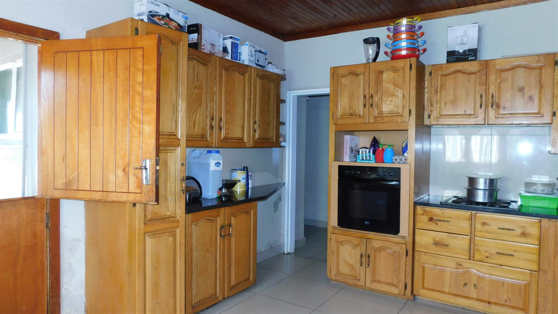 Kitchen - 21 square meters of property in Mountain View