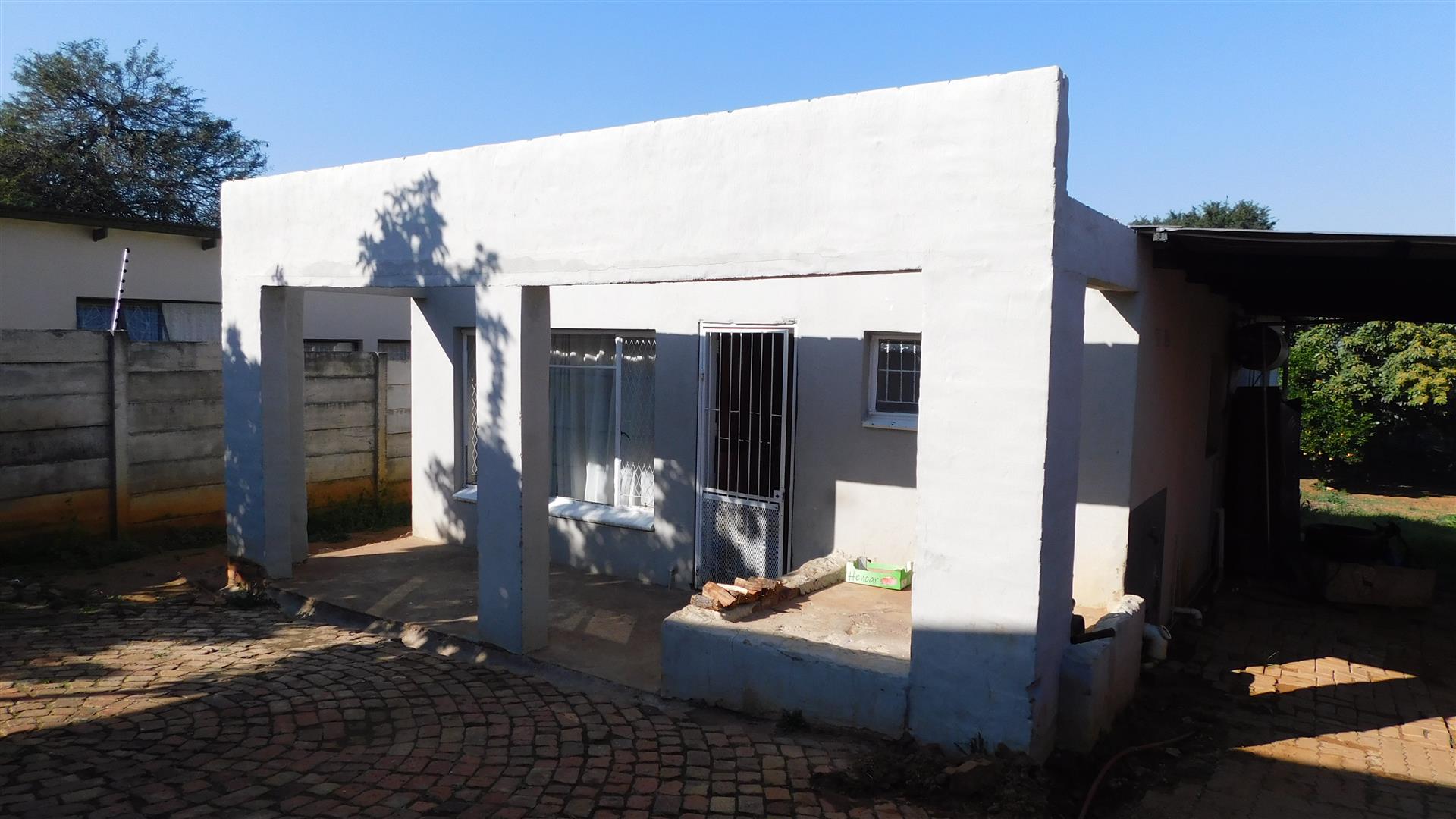 Flatlet - 88 square meters of property in Mountain View