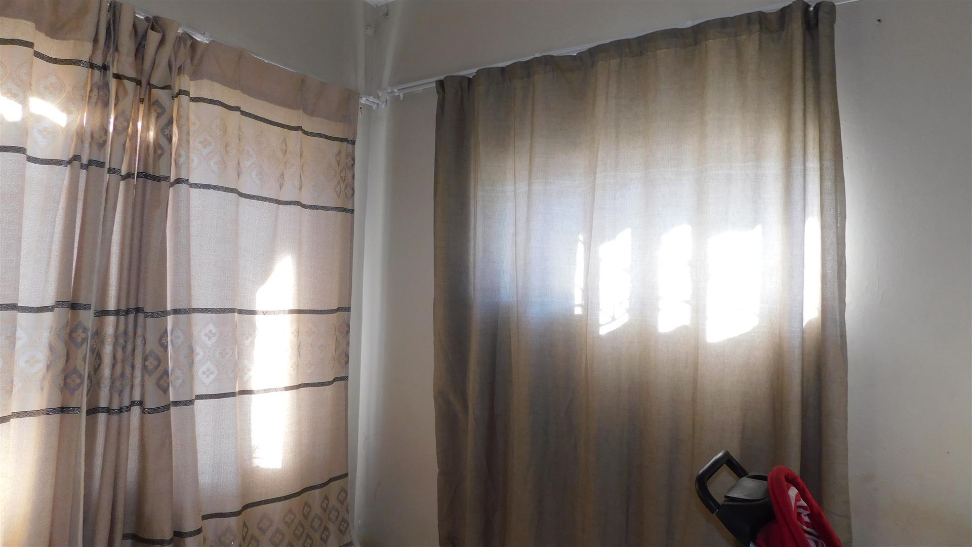 Bed Room 1 - 19 square meters of property in Mountain View