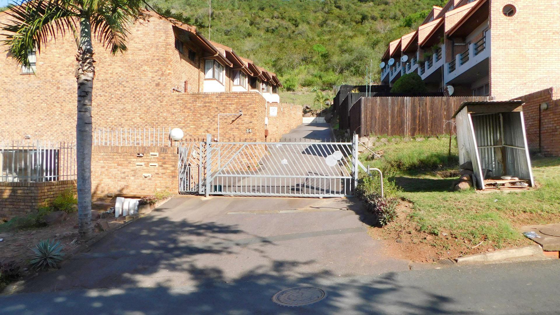 FNB Quick Sell 3 Bedroom Sectional Title for Sale in Reservo