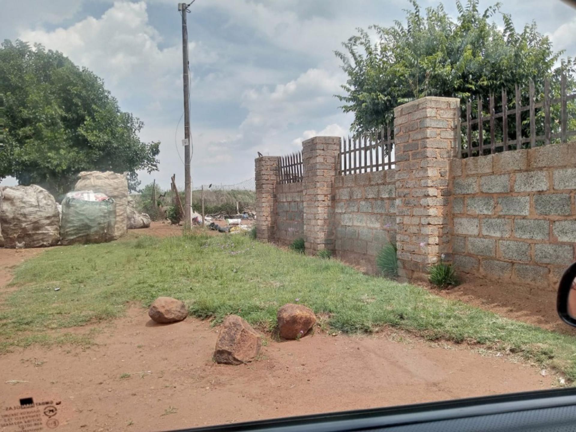 2 Bedroom House for Sale For Sale in Thokoza MR576559 My