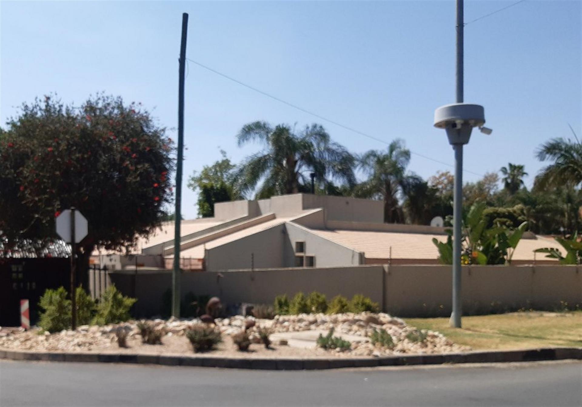 Front View of property in Summerset