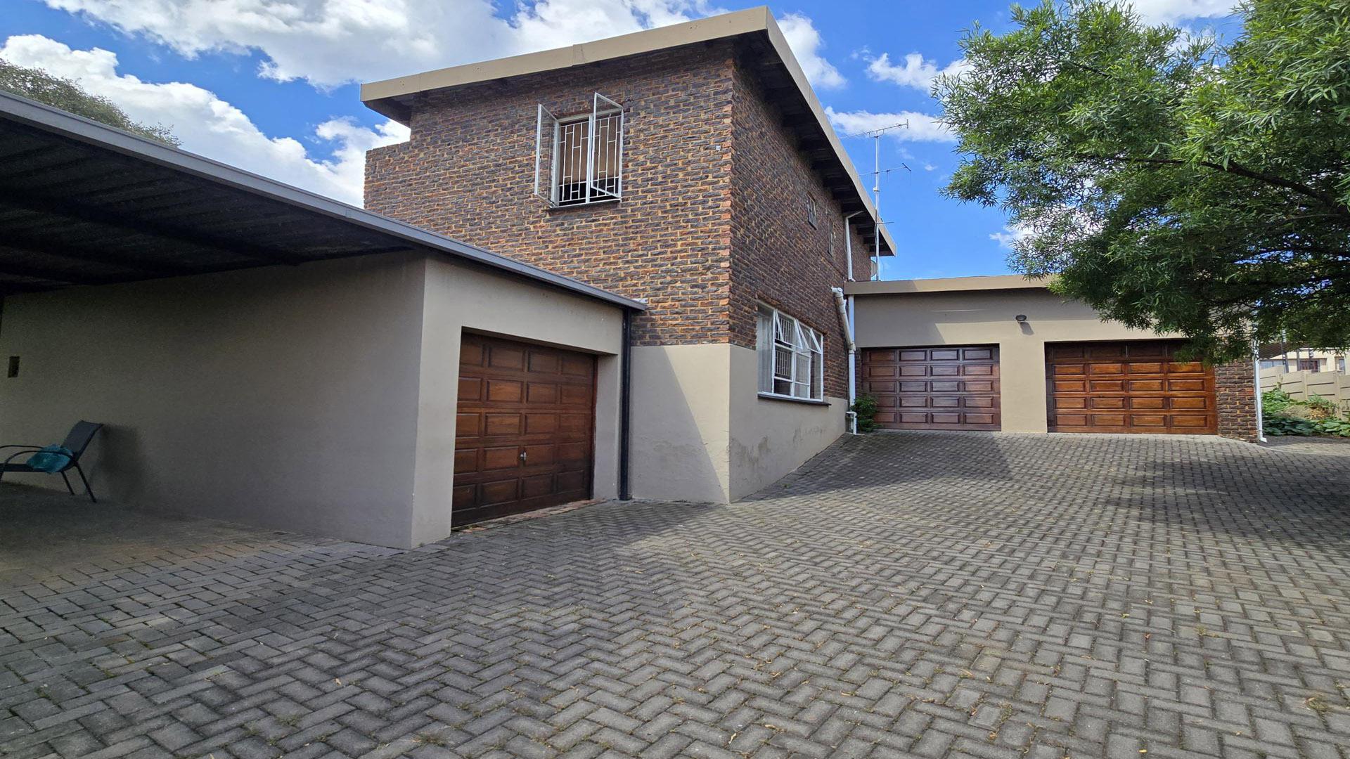 Front View of property in Waterkloof Ridge