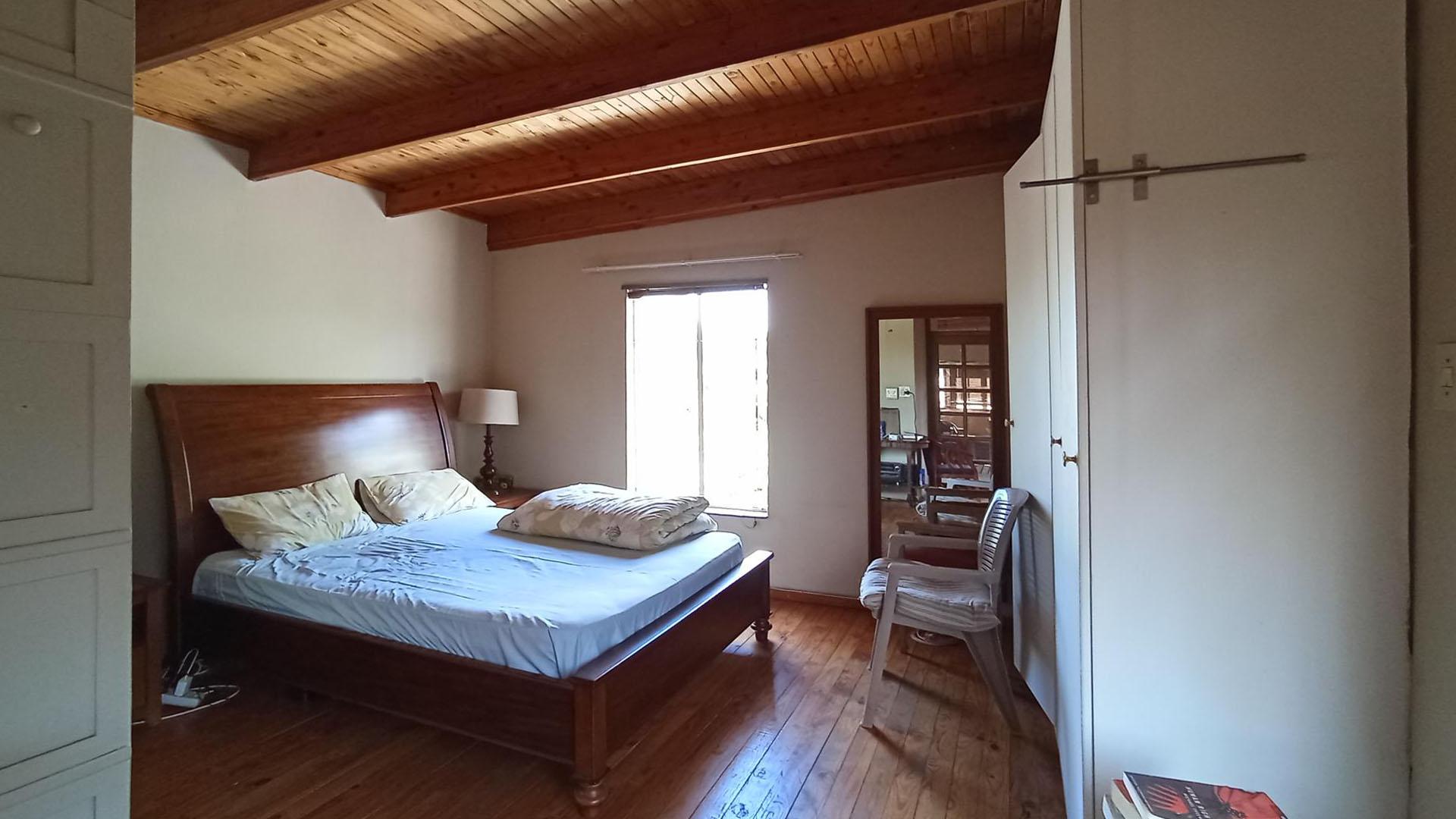 Flatlet - 44 square meters of property in Waterkloof Ridge