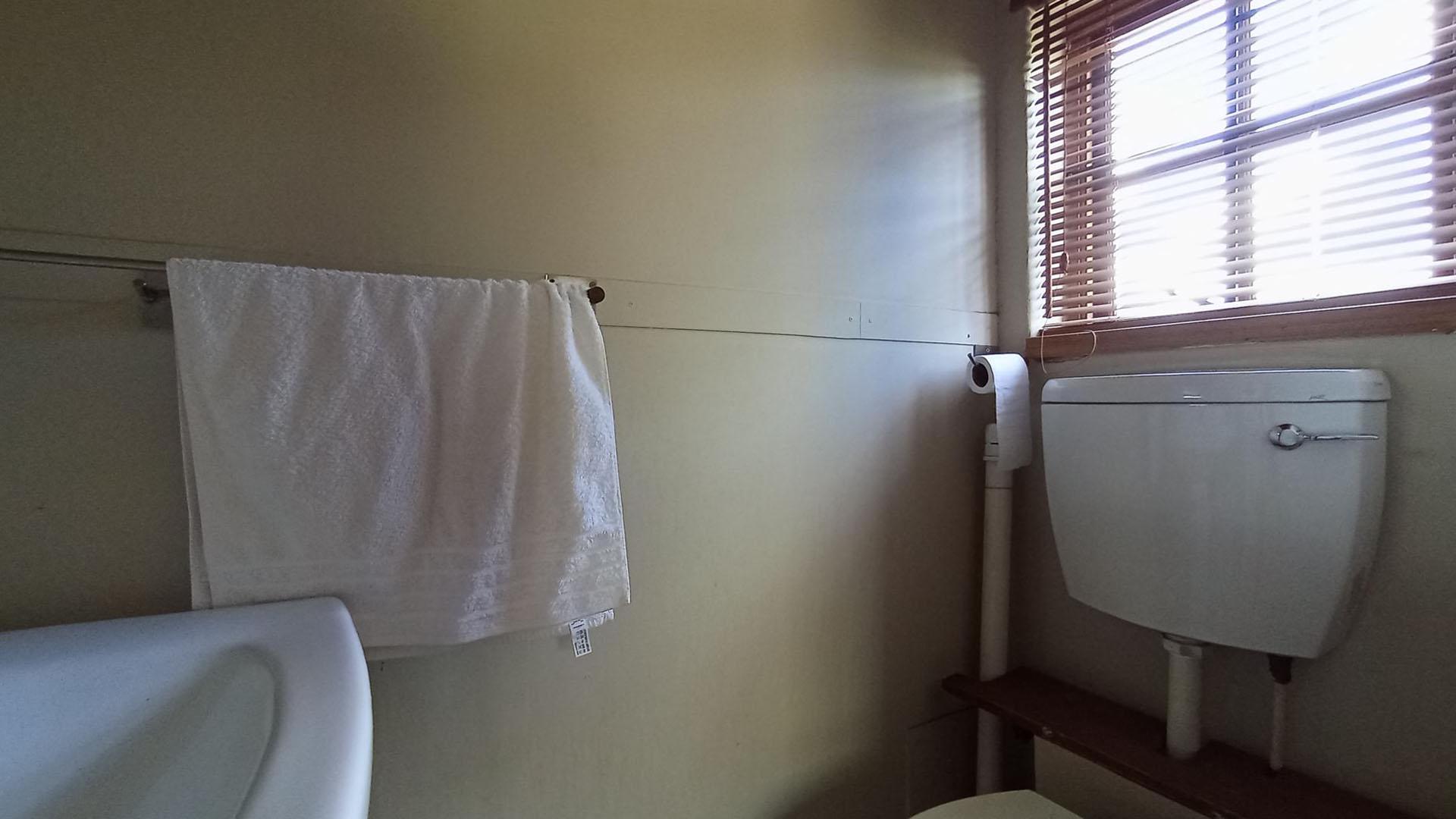 Flatlet - 44 square meters of property in Waterkloof Ridge