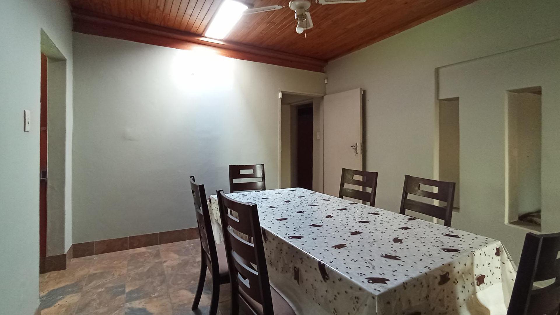 Dining Room - 15 square meters of property in Waterkloof Ridge
