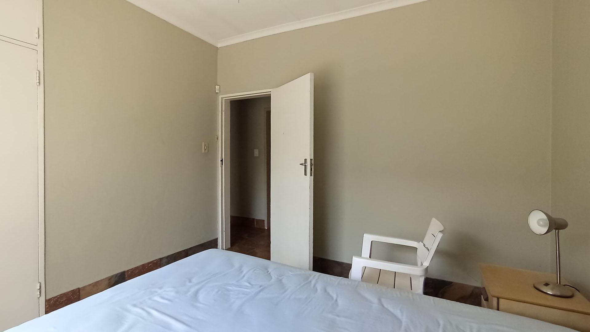 Bed Room 1 - 14 square meters of property in Waterkloof Ridge