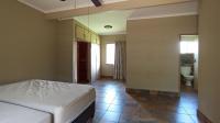 Main Bedroom - 43 square meters of property in Waterkloof Ridge