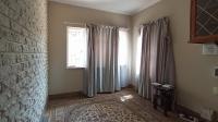 Main Bedroom - 43 square meters of property in Waterkloof Ridge