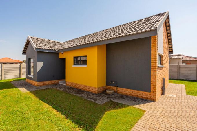 2 Bedroom House for Sale For Sale in Klerksoord - MR576623