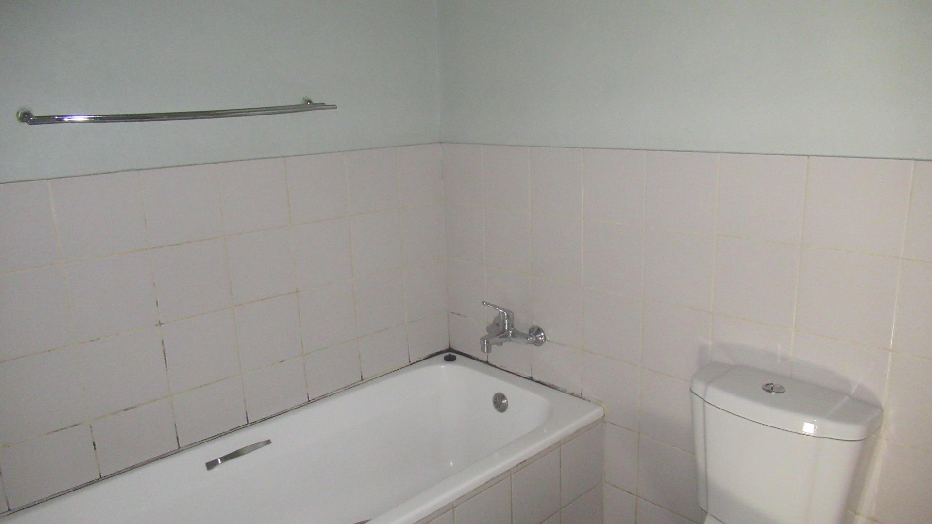 Main Bathroom - 5 square meters of property in Richmond - JHB