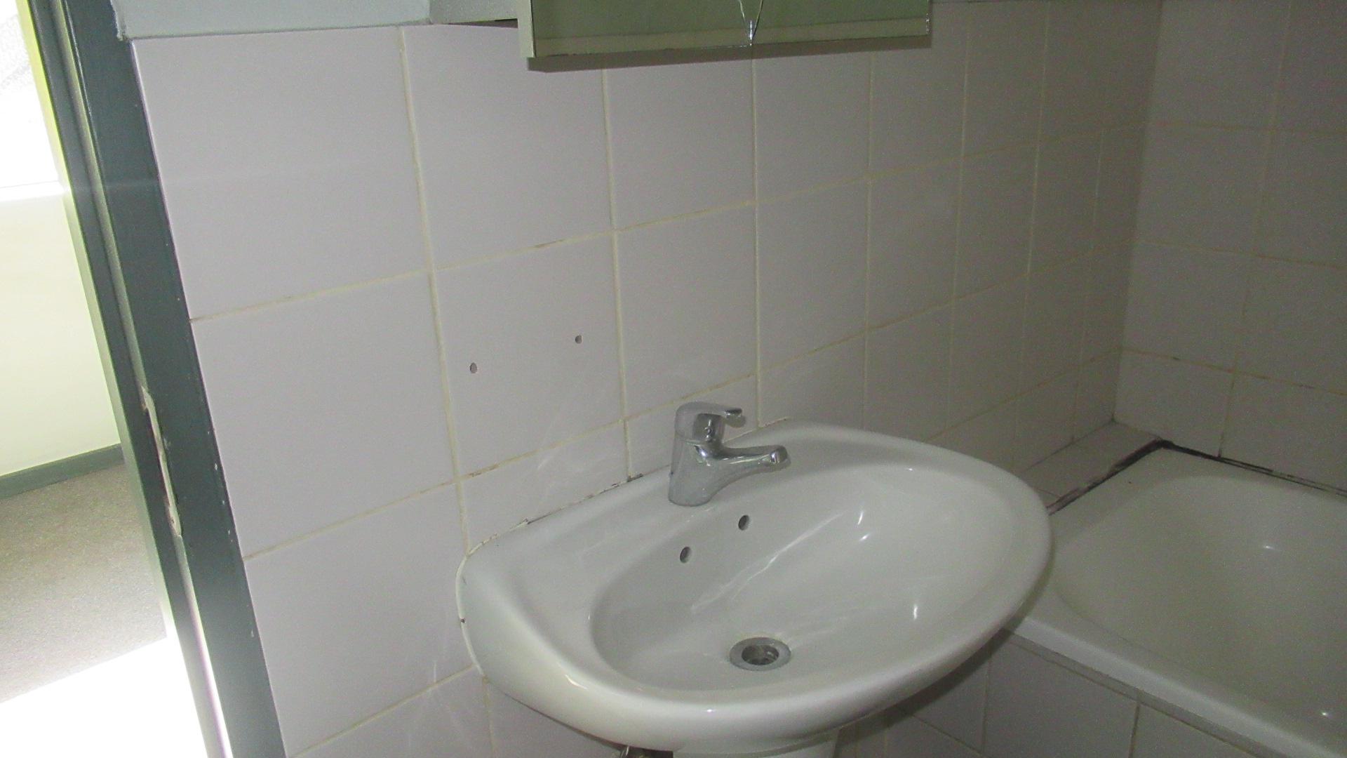 Main Bathroom - 5 square meters of property in Richmond - JHB