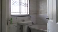 Main Bathroom - 5 square meters of property in Protea Glen