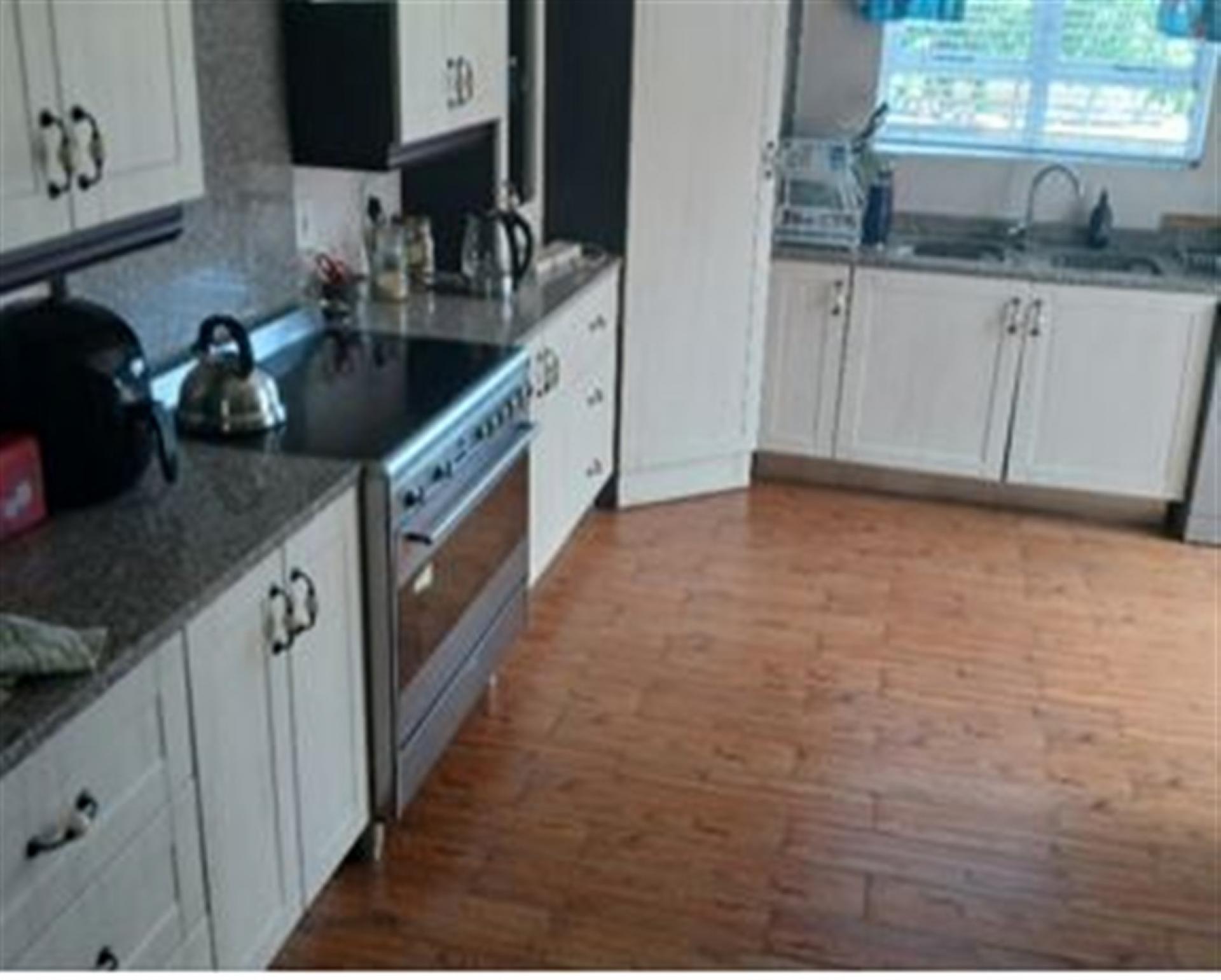 Kitchen of property in Elspark